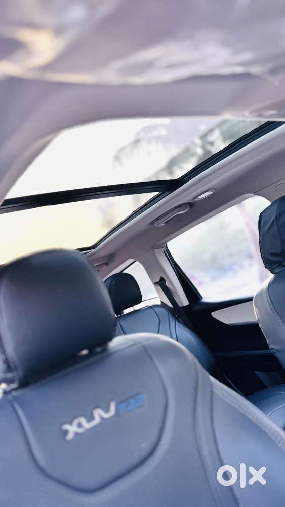 Mahindra Xuv700 2.2 Ax 5 Diesel At 7 Str, 2022, Diesel