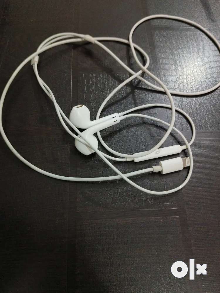 Olx iphone outlet earphones