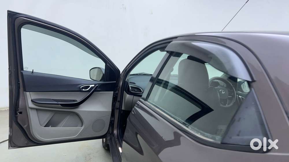 Tata Tiago Xza, 2018, Petrol