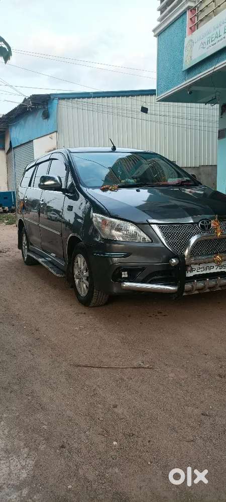 Toyota Innova 2.5 G2 7 2014