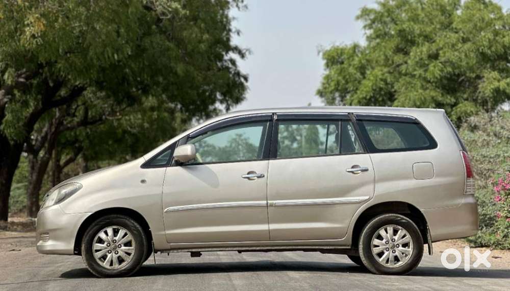 Toyota Innova 2004-2011 2.5 V Diesel 7-seater, 2009, Diesel