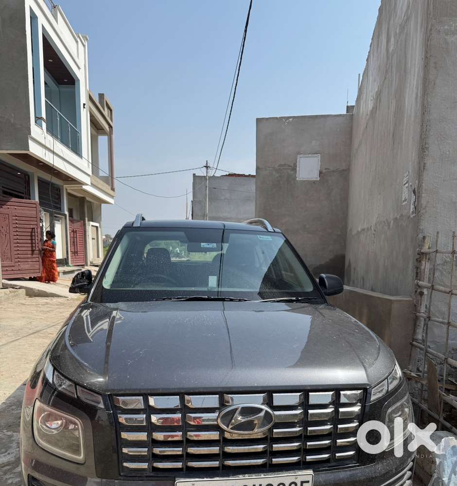 Hyundai Venue Petrol 2024