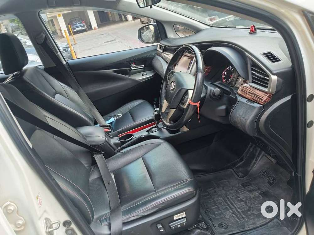 Toyota Innova Crysta 2.8 Touring Sport.