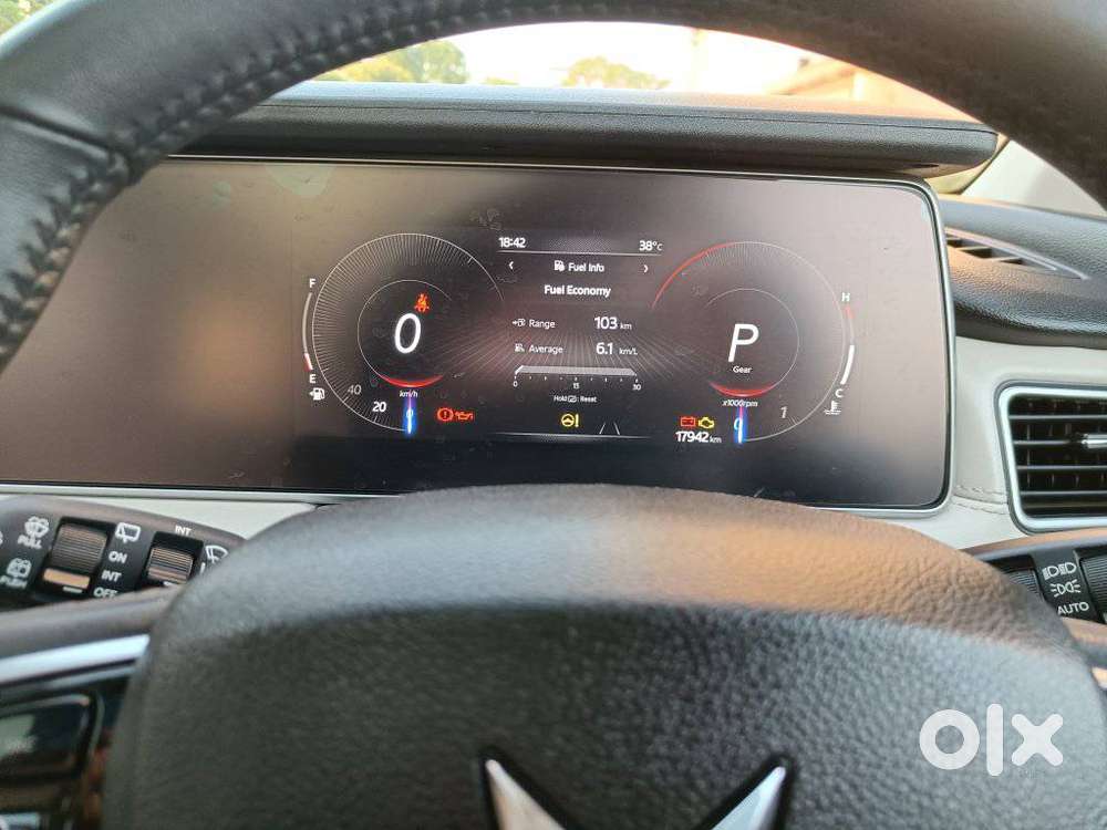 Mahindra Xuv700 2.0 Ax 7 Petrol At Luxury Pack Str, 2023, Petrol