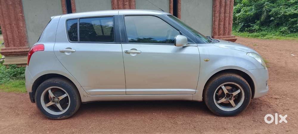 Maruti Suzuki Swift Vxi + Manual, 2011, Petrol