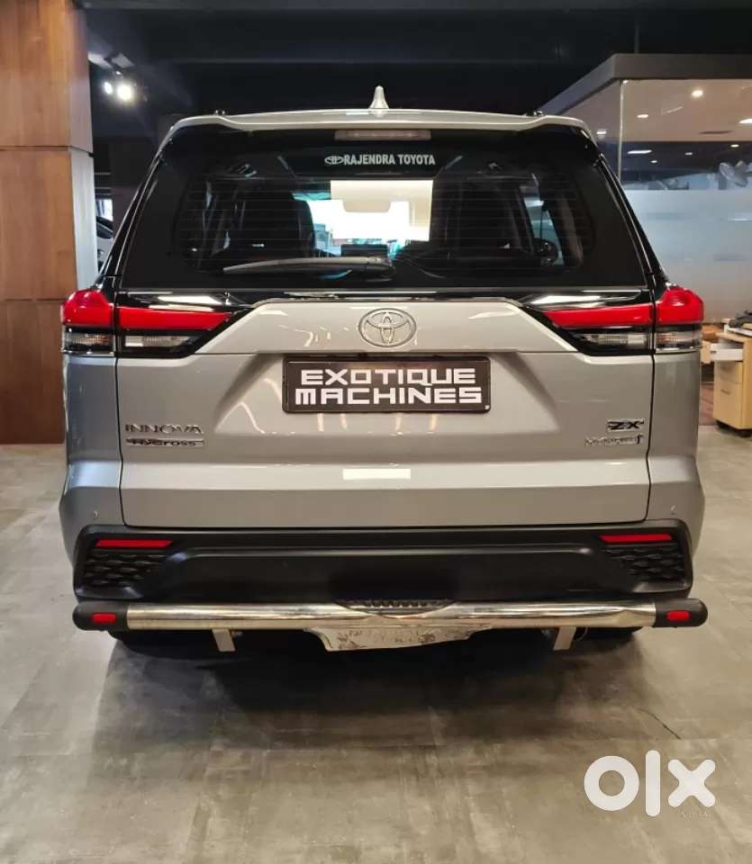 Toyota Innova Hycross 2.0 Zx Hybrid 7 Str, 2024, Petrol