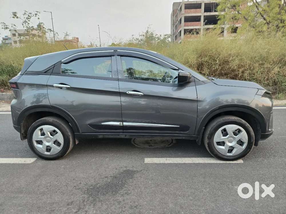 Tata Nexon, 2025, Petrol