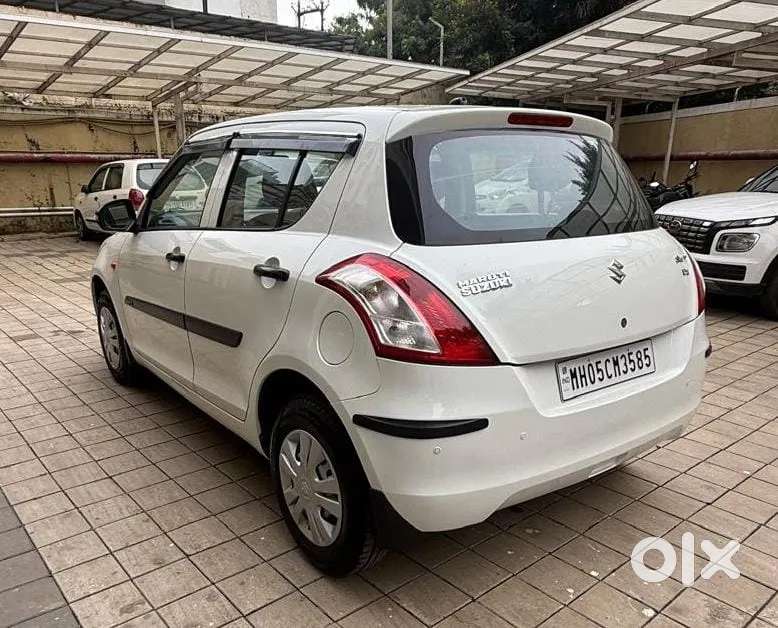 Maruti Suzuki Swift Vxi Optional, 2015, Petrol