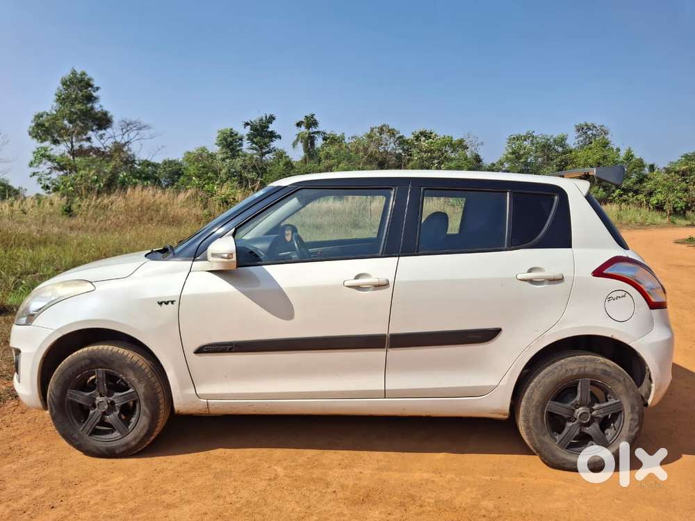 Maruti Suzuki Swift Vxi Optional, 2015, Petrol