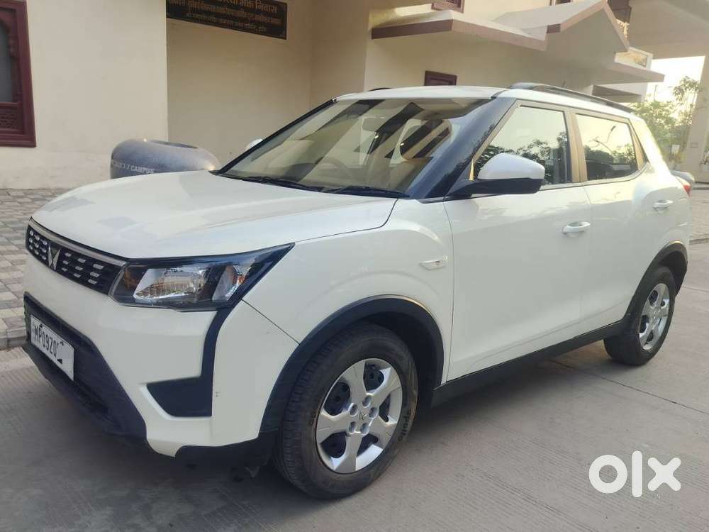 Mahindra Xuv300 1.2 W6 Amt Petrol, 2023, Petrol