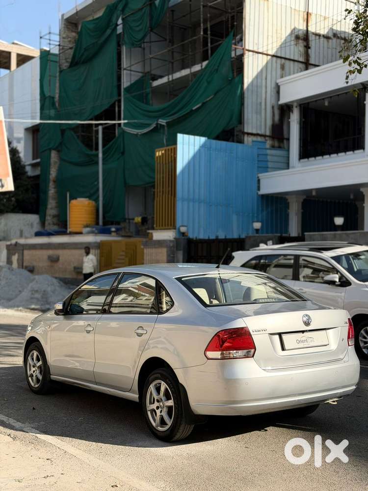 Volkswagen Vento 1.5 Highline Plus At 16 Alloy, 2014, Petrol