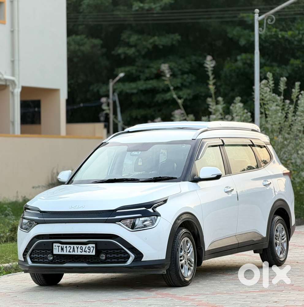 Kia Carens, 2023, Petrol