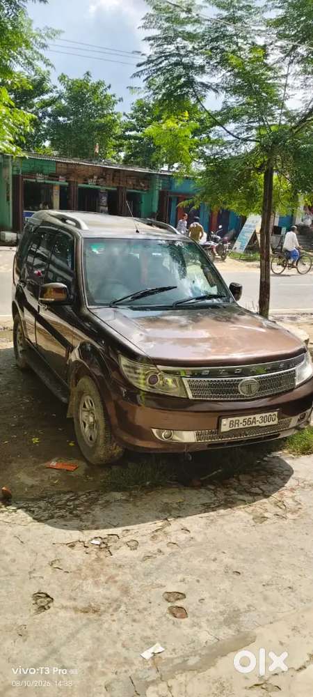 Tata Safari Storme 2015