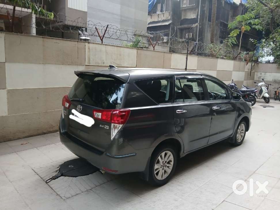 Toyota Innova Crysta 2.4 V 8 Str, 2017, Diesel