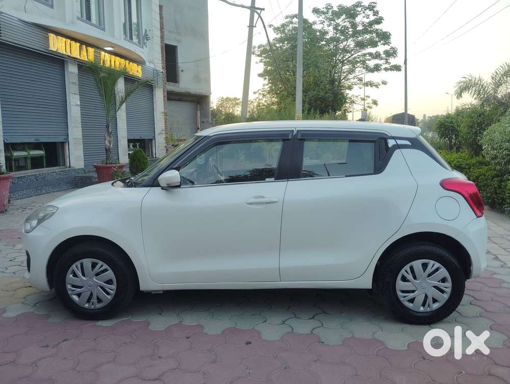 Maruti Suzuki Swift Vxi + Manual, 2021, Petrol