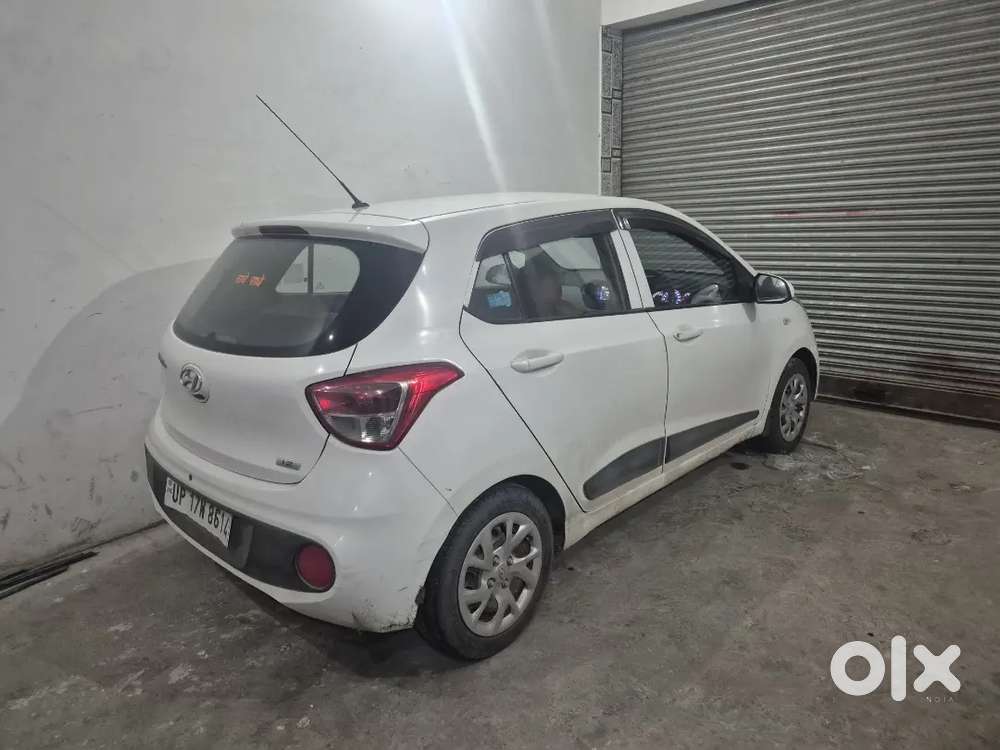 Hyundai Grand I10 8 Petrol,cng