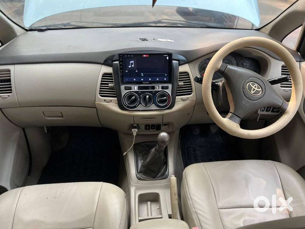 Toyota Innova 2.5 G (diesel) 8 Seater Bs Iv, 2011, Diesel
