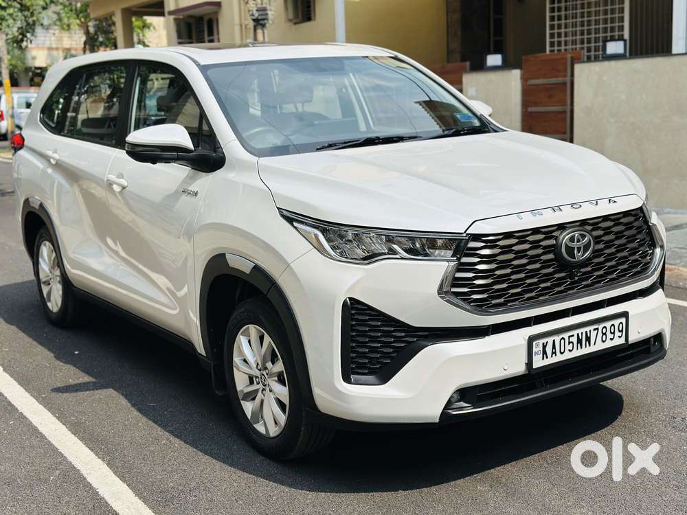 Toyota Innova Hycross 2.0 Vx (o) Hybrid 8 Str, 2025, Petrol