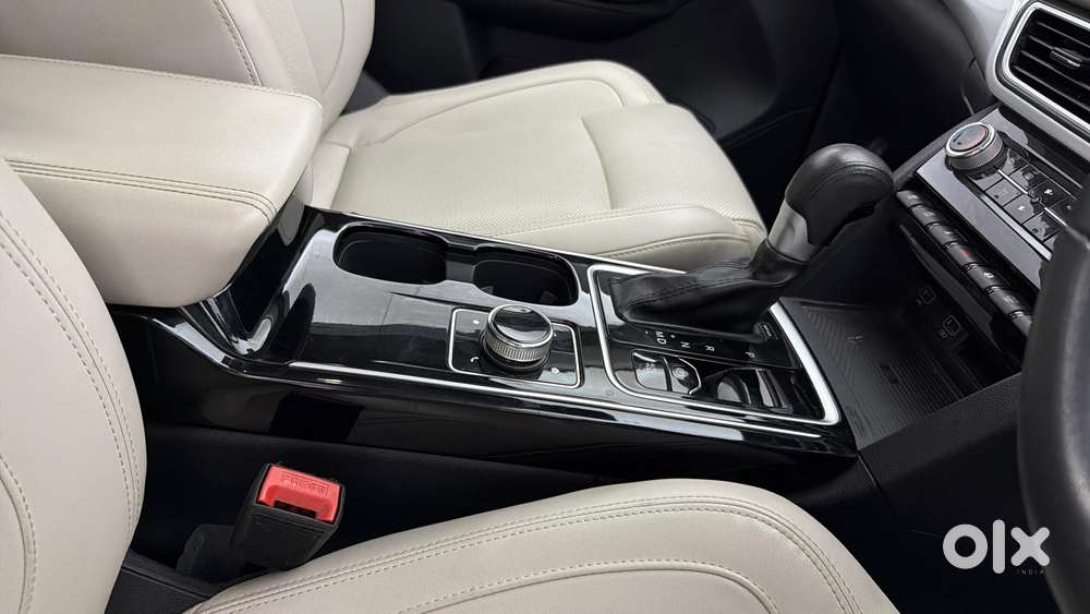 Mahindra Xuv700 2.0 Ax 7 Petrol At Str, 2023, Diesel