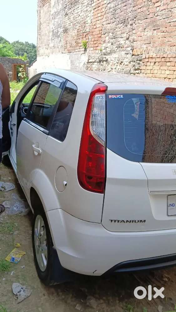 Ford Figo Petrol Manual 2012