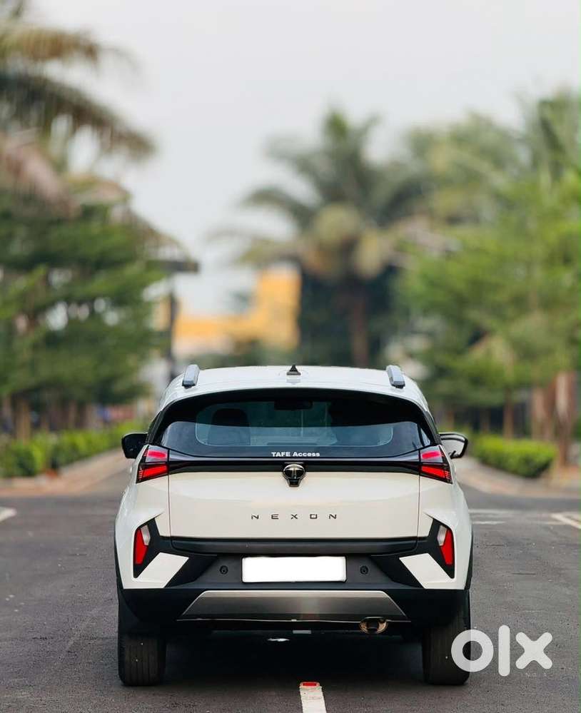 Tata Nexon Petrol Automatic 2026