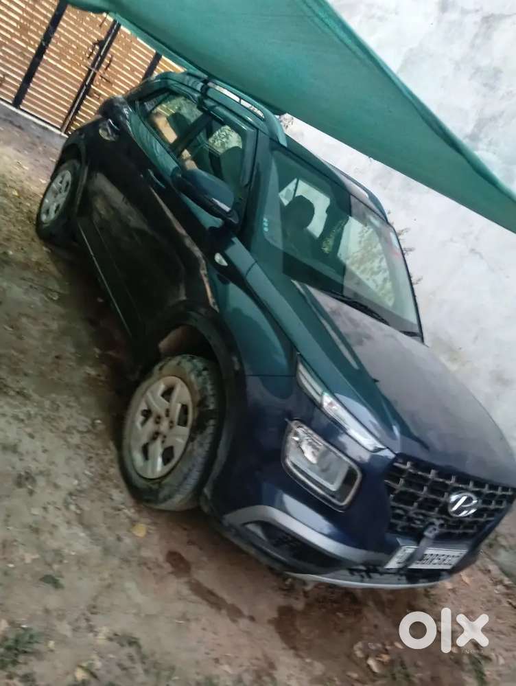 Hyundai Venue 2021 Petrol Well Maintained 13000 Km Driven.