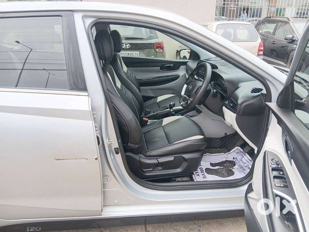 Hyundai I20 Asta 1.2 Ivt, 2024, Petrol