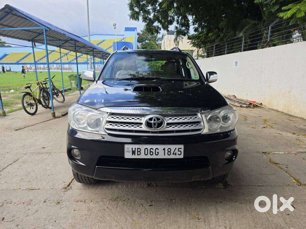 Toyota Fortuner 3.0 4x4 Manual, 2011, Diesel