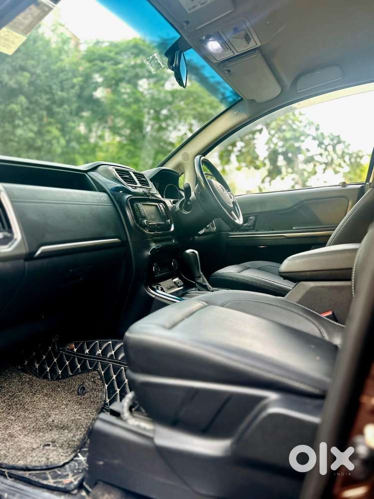 Tata Hexa 2.2 Xta 4x2 7 Str Dual Tone, 2018, Diesel