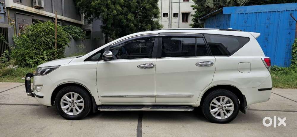 Toyota Innova Crysta 2.8z Automatic, 2017, Diesel