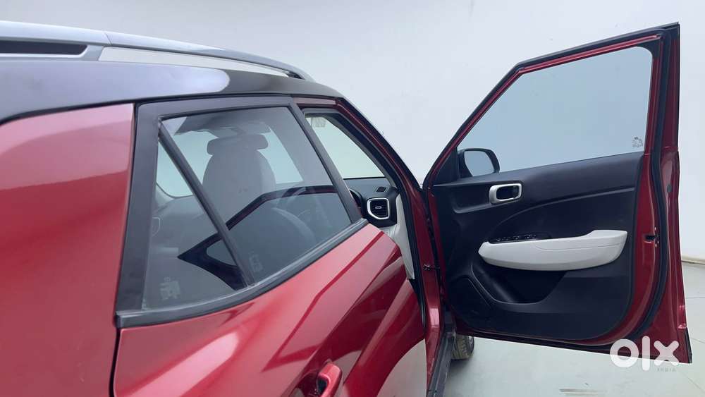Hyundai Venue Sx Dual Tone, 2022, Petrol