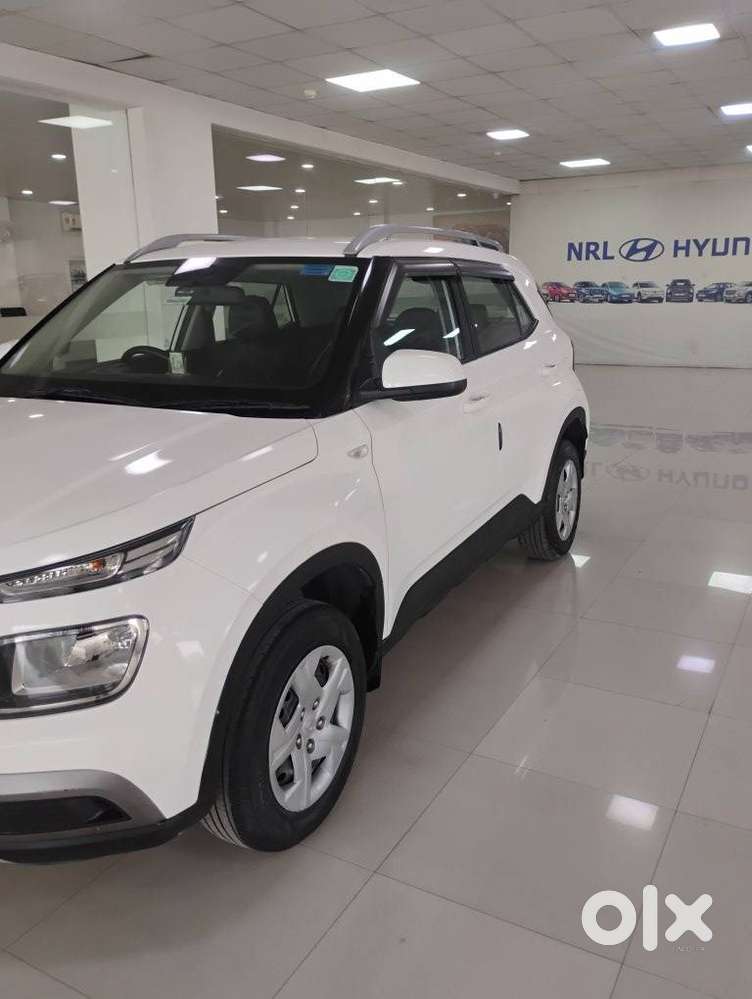 Hyundai Venue S 1.2 Petrol, 2022, Petrol