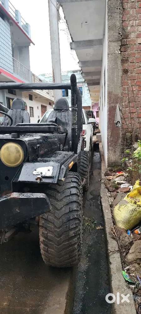 Mahindra Jeep Classic 1983