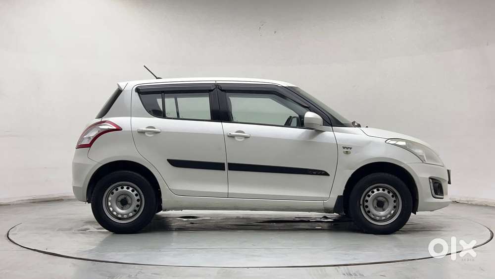 Maruti Suzuki Swift 1.2 Lxi (o), 2016, Petrol