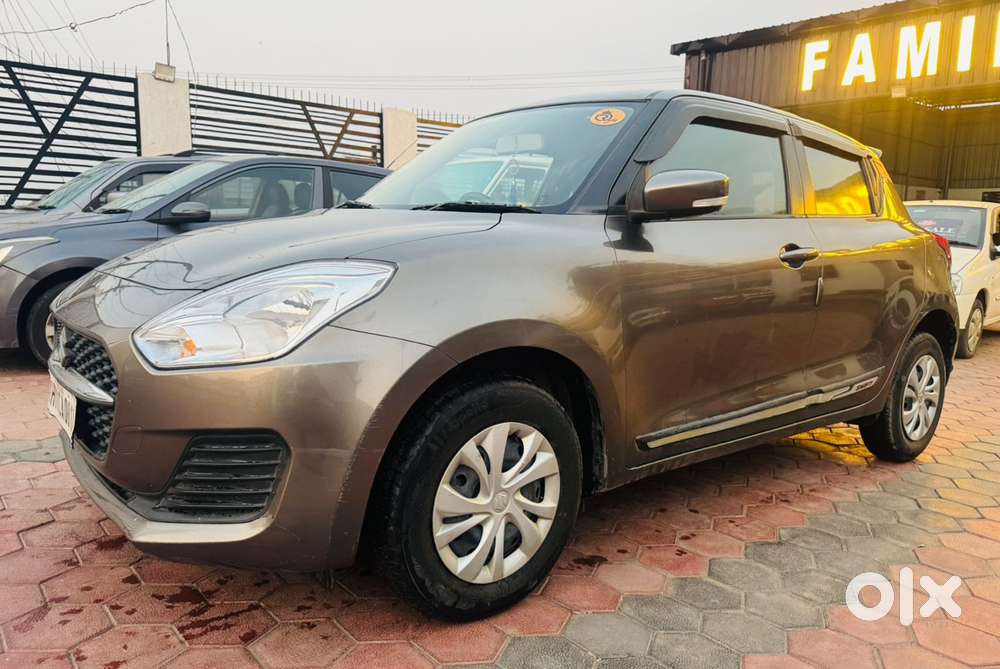 Maruti Suzuki Swift Vxi + Manual, 2022, Petrol