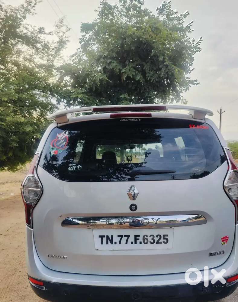 Renault Lodgy 2016 Petrol 95000 Km Driven