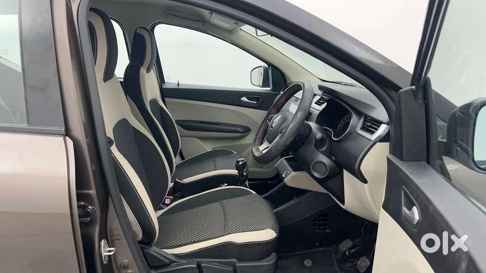 Renault Triber Rxz, 2021, Petrol