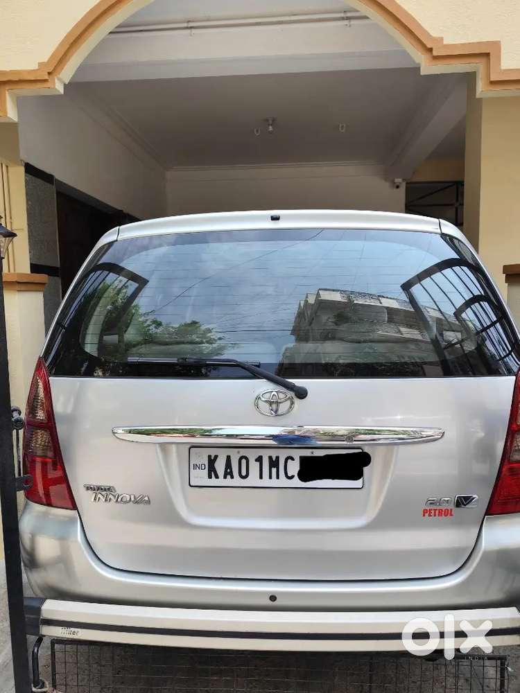 Toyota Innova V Version, Petrol,