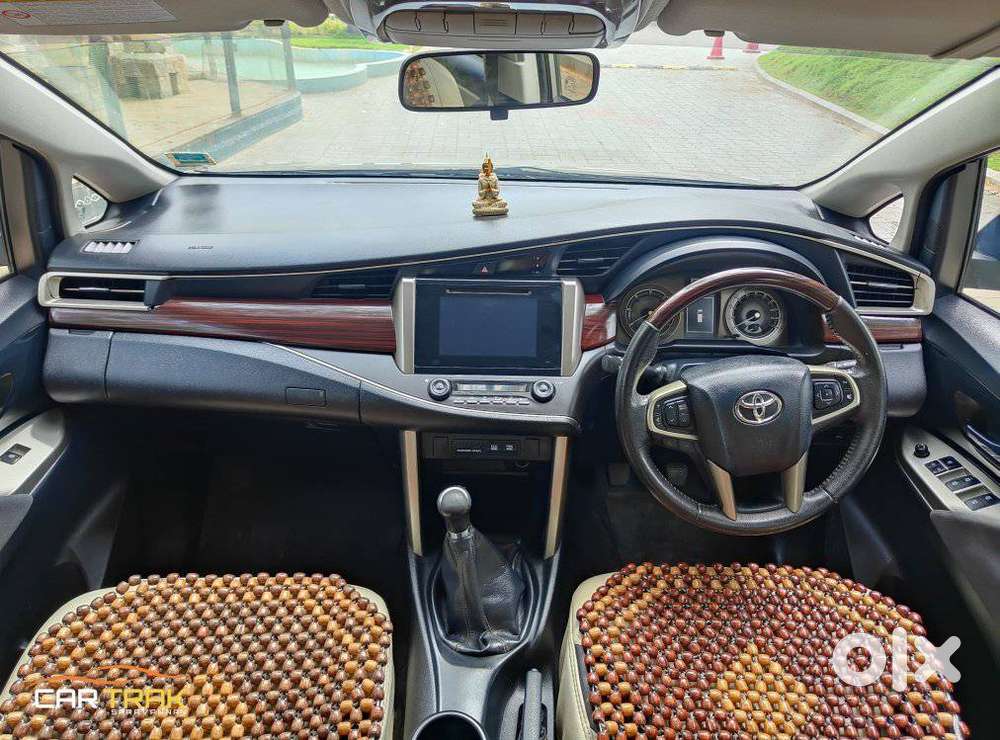 Toyota Innova Crysta 2.4 V, 2016, Diesel