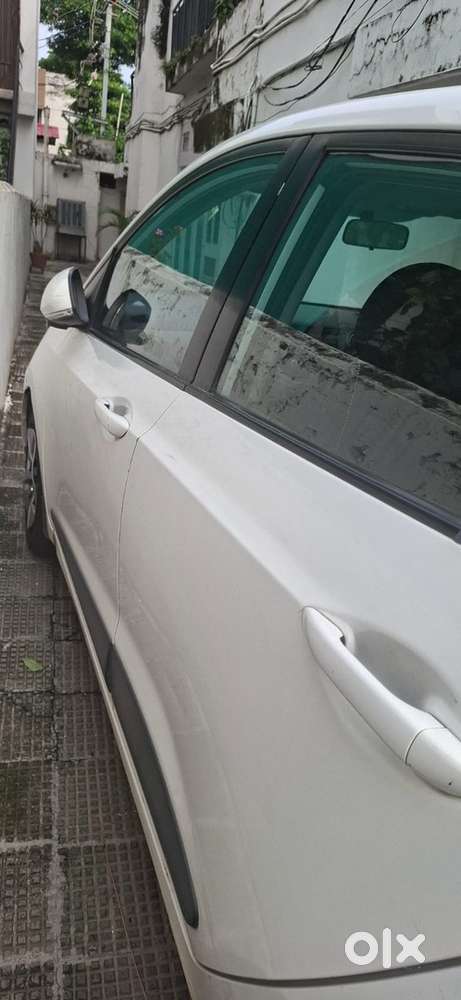Hyundai Xcent Petrol 2016