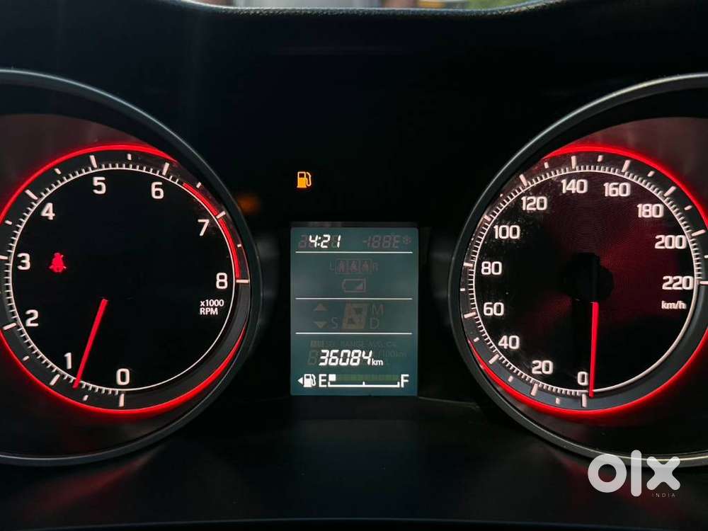 Maruti Suzuki Swift 1.2 Vxi (o), 2023, Petrol