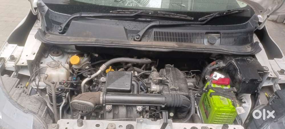 Renault Triber Rxt, 2022, Petrol
