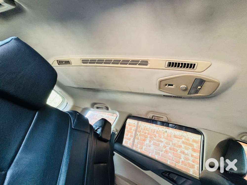Mahindra Marazzo M2 8 Seater Diesel 2018