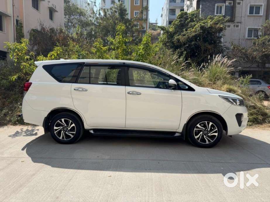 Toyota Innova Crysta [2020-ongoing] 2.4 Gx At 8 Str, 2021, Diesel