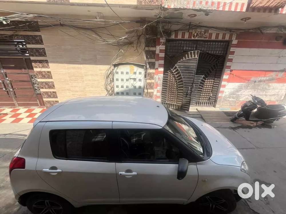 Maruti Suzuki Swift 2010 Cng & Hybrids 86459 Km Driven