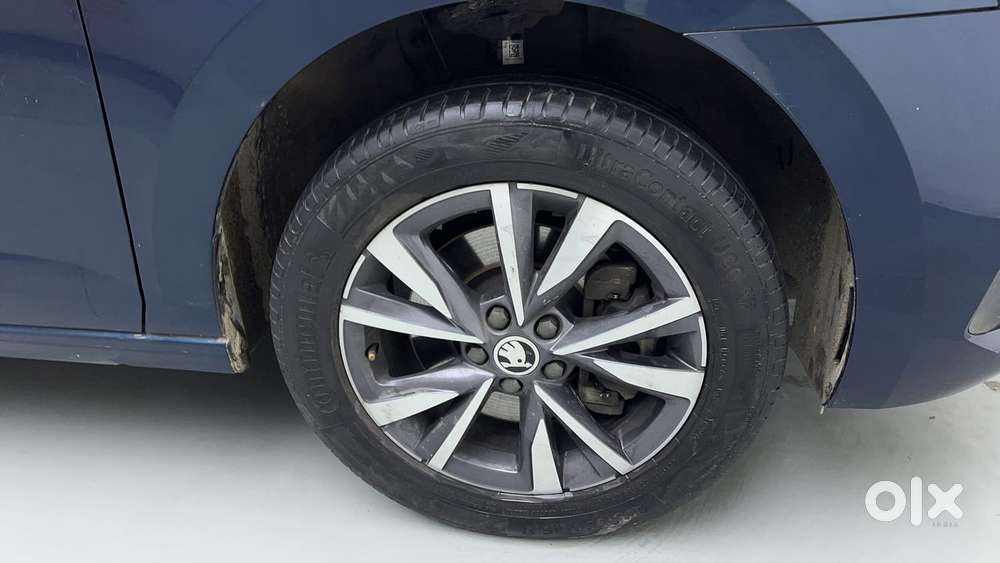 Skoda Slavia Style 1.0l Tsi Mt, 2023, Petrol