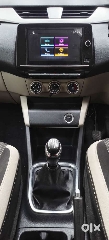 Renault Triber Rxz, 2022, Petrol