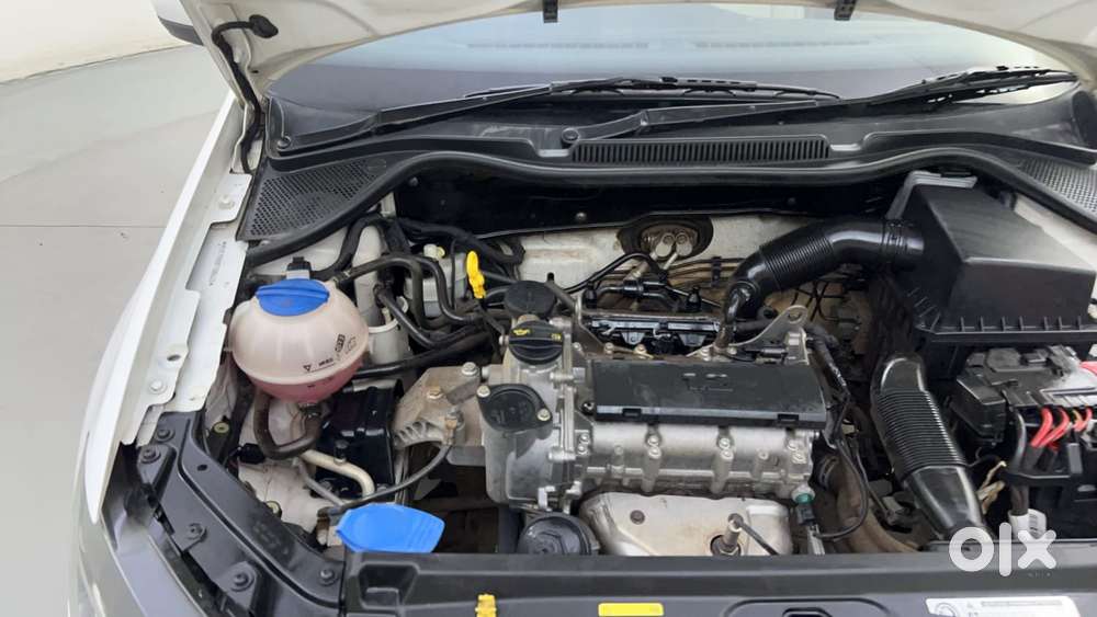 Volkswagen Polo Petrol Highline 1.2l, 2015, Petrol