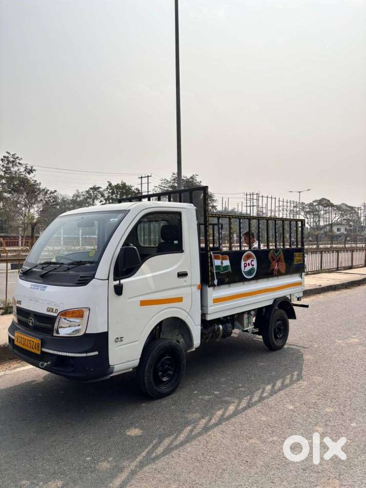 Tata Altroz 1.2 Xe, 2023, Petrol