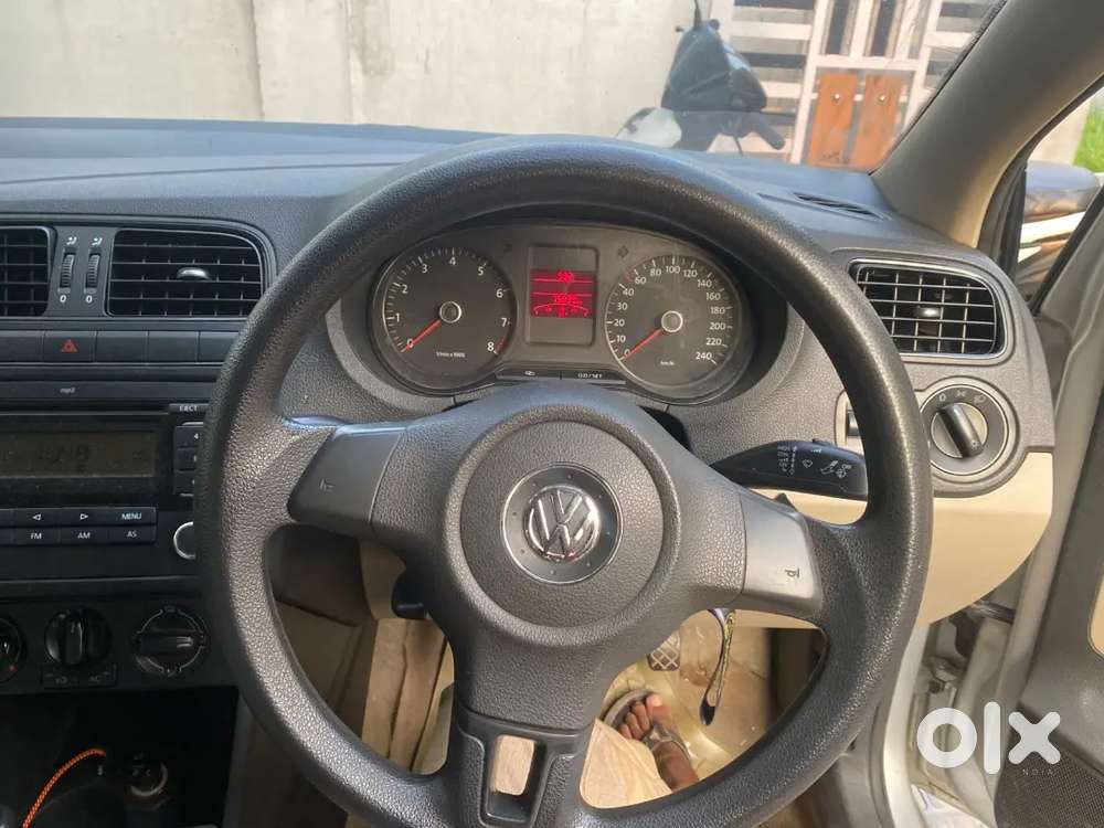 Volkswagen Polo 2013 Petrol 75000 Km Driven